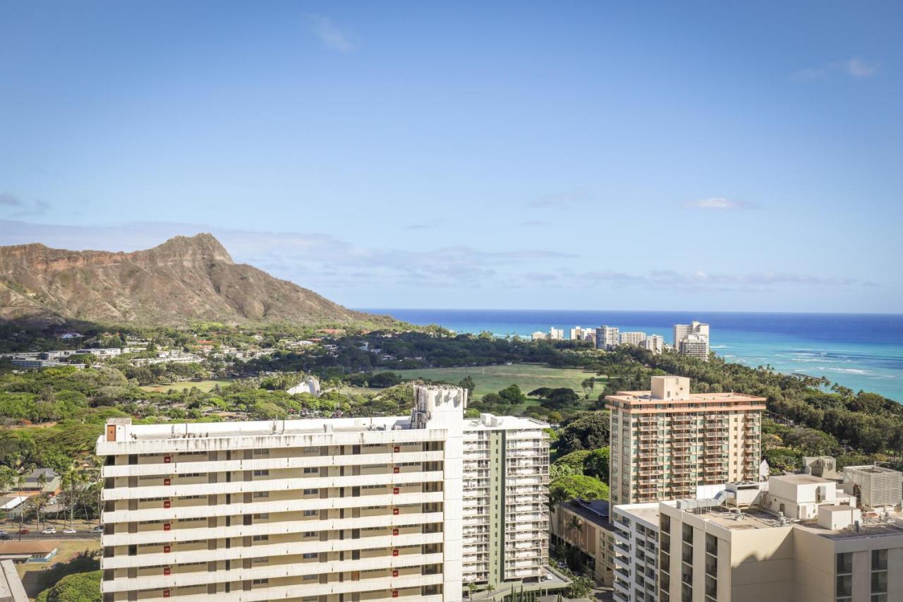 Апарт готель Aston At The Waikiki Banyan Гонолулу Екстер'єр фото